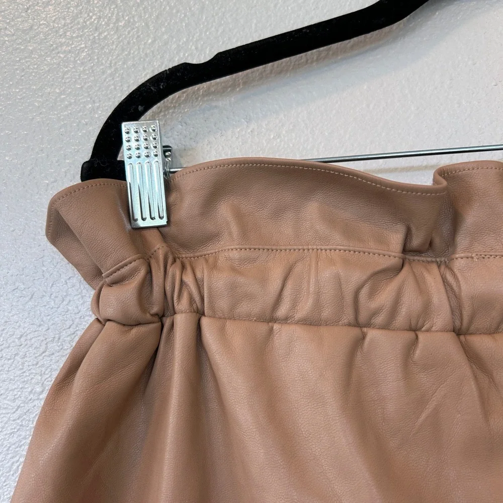 Kendall + KylieTan Faux Leather Paperbag Waist Shorts Women Size L Camel Hi Rise